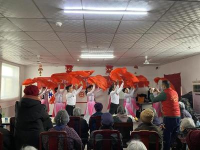 青春暖夕陽，志愿傳溫情——石家莊共青團組織青年志愿者開展“寸草心”愛老敬老活動